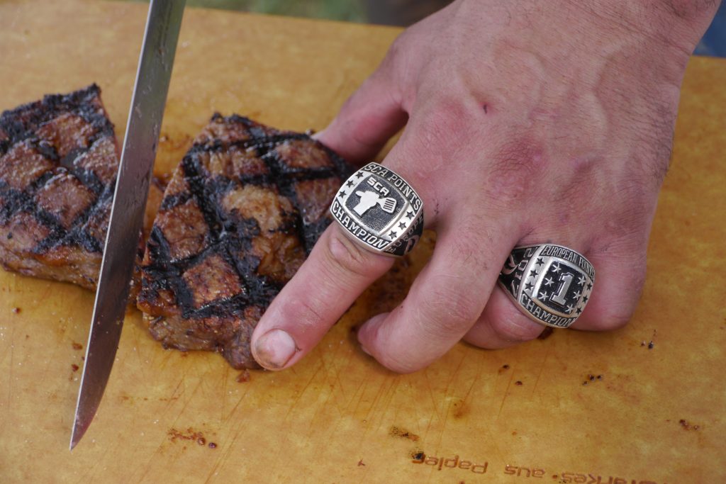 2018 sca world championship daniel raeder cutting into a steak