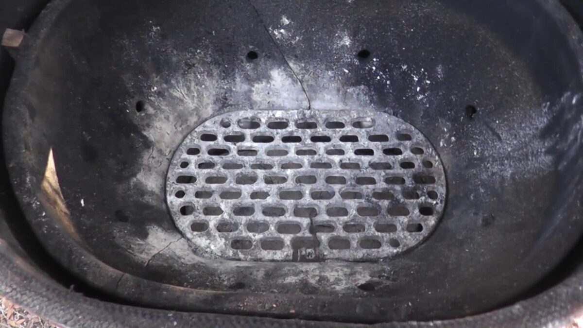 Grills showing cracks and getting burnt after use