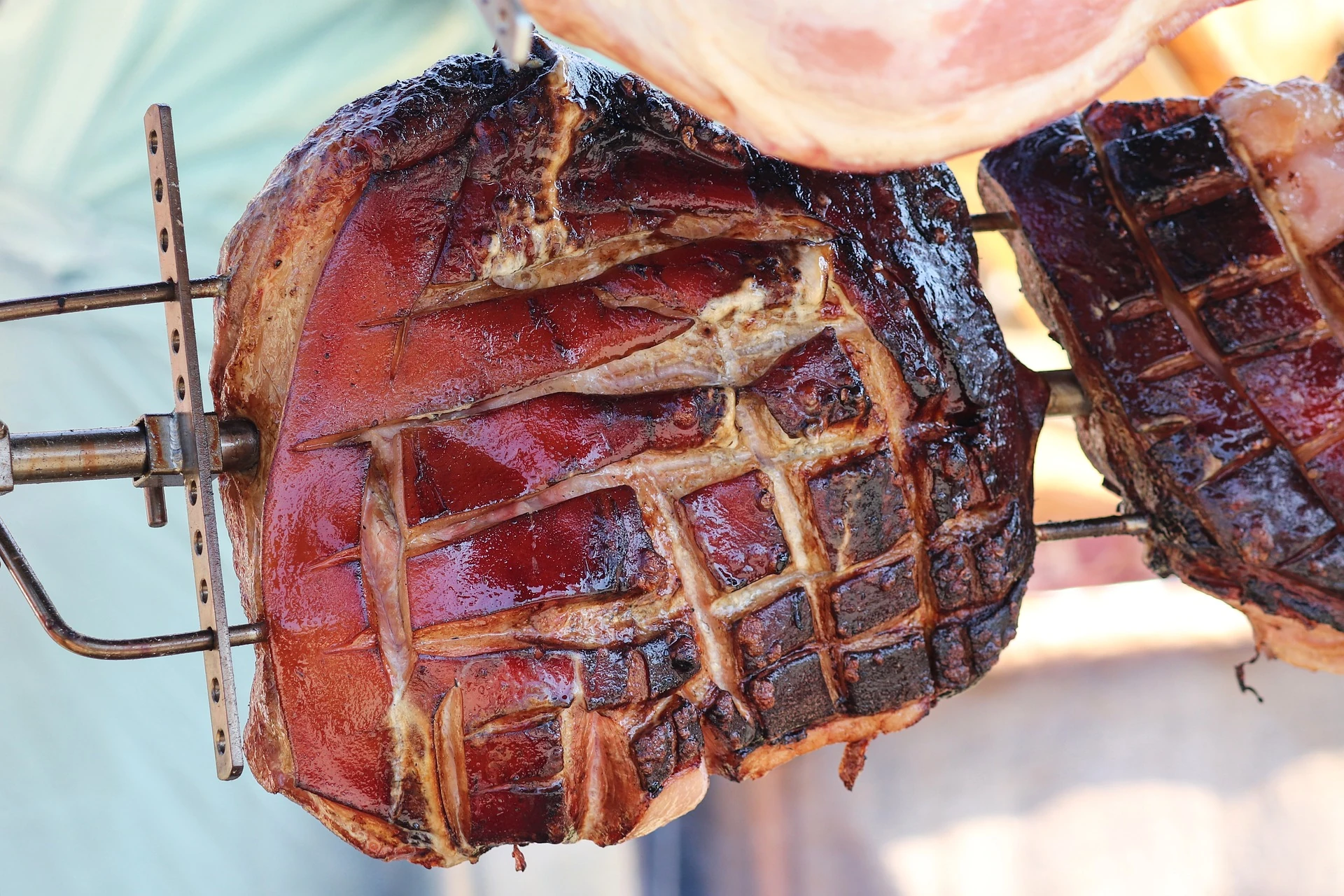 Read more about the article 3 Reasons Why a Kamado Rotisserie is a Waste