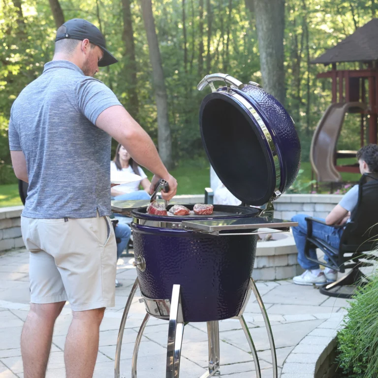 Sgus19 Cgsb Cooking Steak Backyard Square